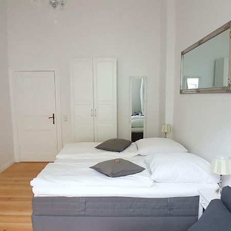 Lang Re By Rockchair Apartments L Superhost Status L 2 Bedrooms Boxspringbeds In City Center - Cozy Family & Business Flair Welcomes You! Berlin Exterior photo