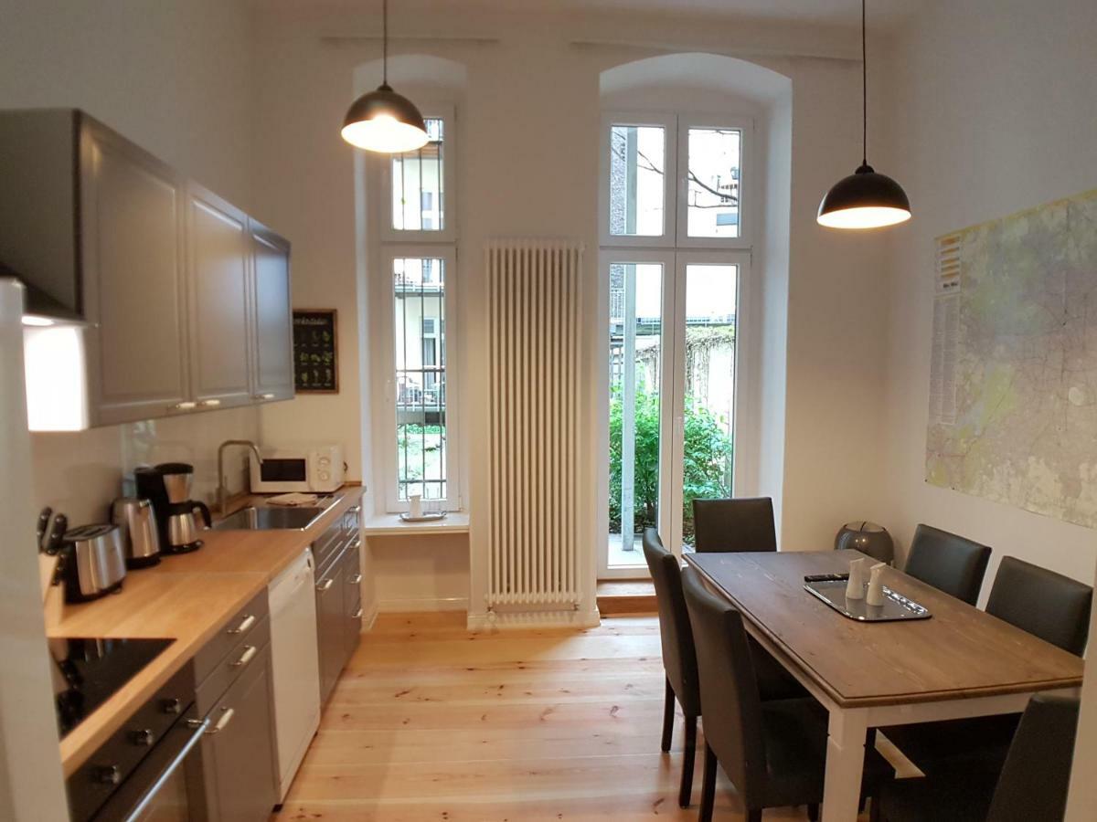 Lang Re By Rockchair Apartments L Superhost Status L 2 Bedrooms Boxspringbeds In City Center - Cozy Family & Business Flair Welcomes You! Berlin Exterior photo