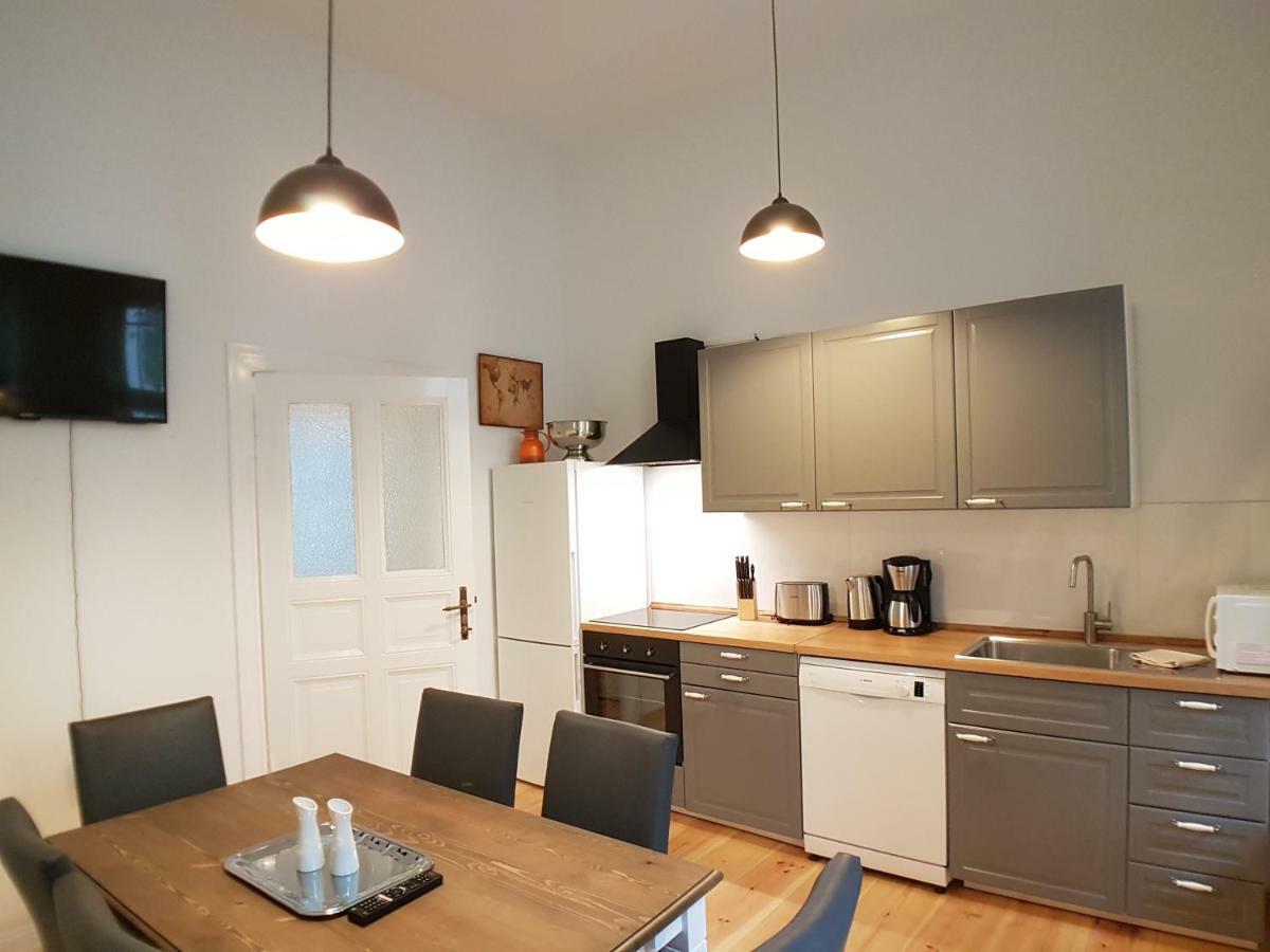 Lang Re By Rockchair Apartments L Superhost Status L 2 Bedrooms Boxspringbeds In City Center - Cozy Family & Business Flair Welcomes You! Berlin Exterior photo