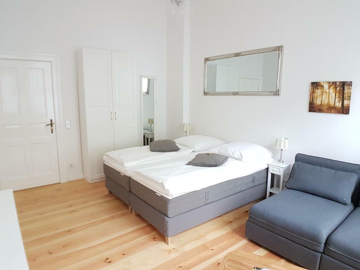 Lang Re By Rockchair Apartments L Superhost Status L 2 Bedrooms Boxspringbeds In City Center - Cozy Family & Business Flair Welcomes You! Berlin Exterior photo